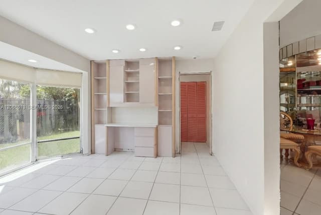 7300 Corkwood Ter, Tamarac FL 33321 - Tamarac, FL - Photo 3