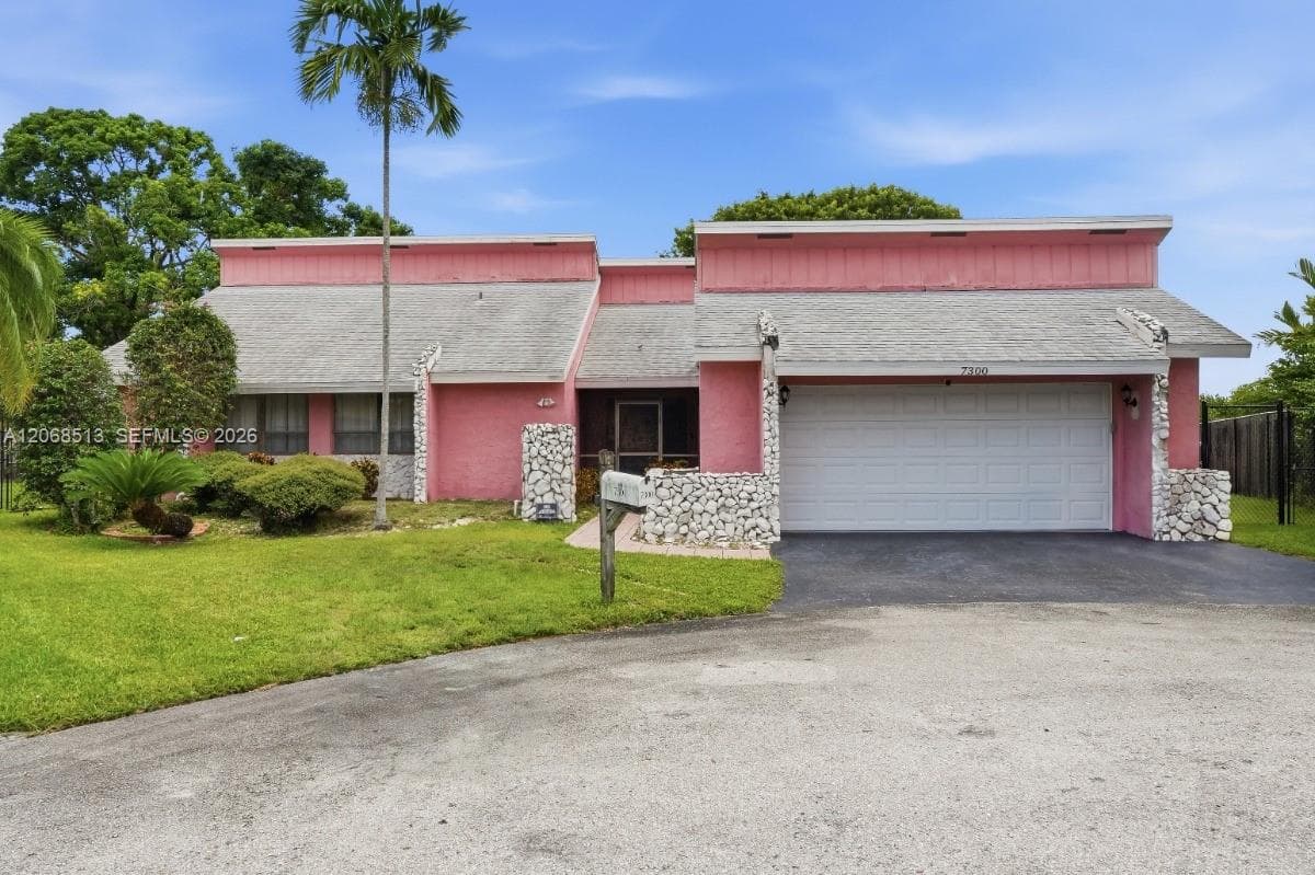 7300 Corkwood Ter, Tamarac FL 33321 - Tamarac, FL - Photo 1