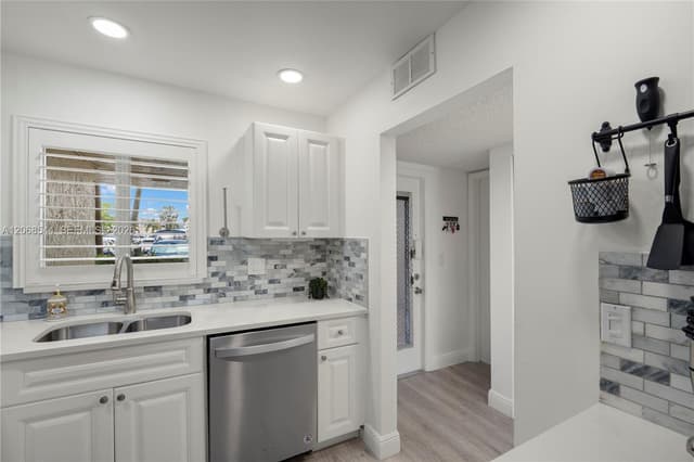 6750 Royal Palm Blvd # 107E, Margate FL 33063 - Margate, FL - Photo 4
