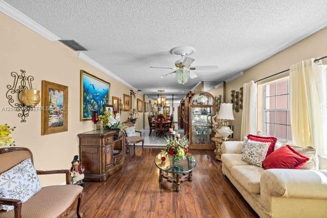 2160 NW 91st Ter, Pembroke Pines FL 33024 - Pembroke Pines, FL - Photo 5