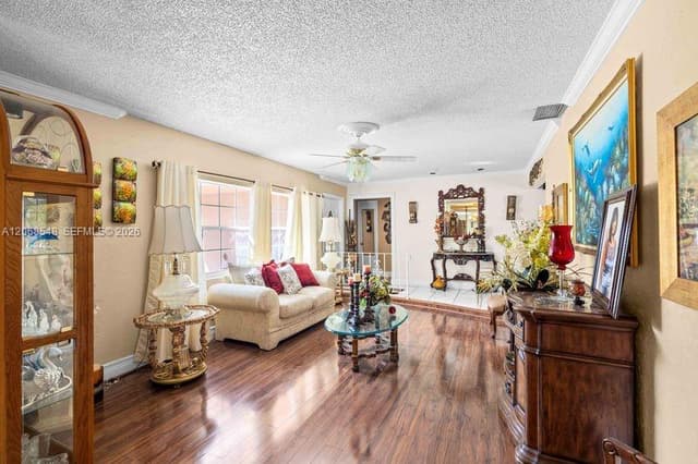 2160 NW 91st Ter, Pembroke Pines FL 33024 - Pembroke Pines, FL - Photo 4