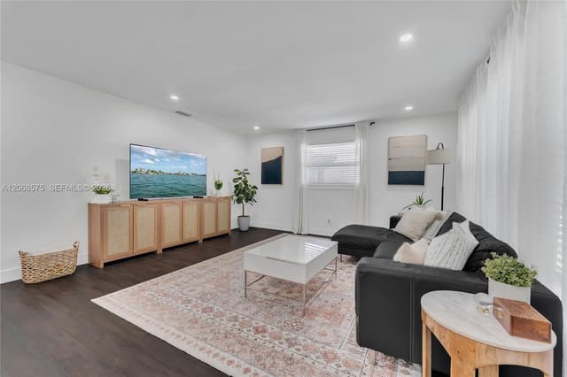 2851 Washington St, Hollywood FL 33020 - Hollywood, FL - Photo 3