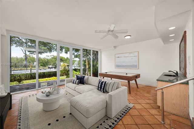 5996 Paradise Point Dr, Palmetto Bay FL 33157 - Palmetto Bay, FL - Photo 6