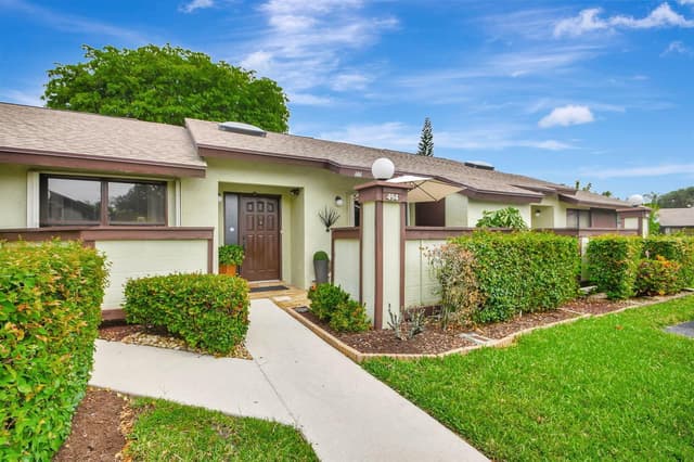 494 Iron Forge Court, Royal Palm Beach FL 33411 - Royal Palm Beach, FL - Photo 2