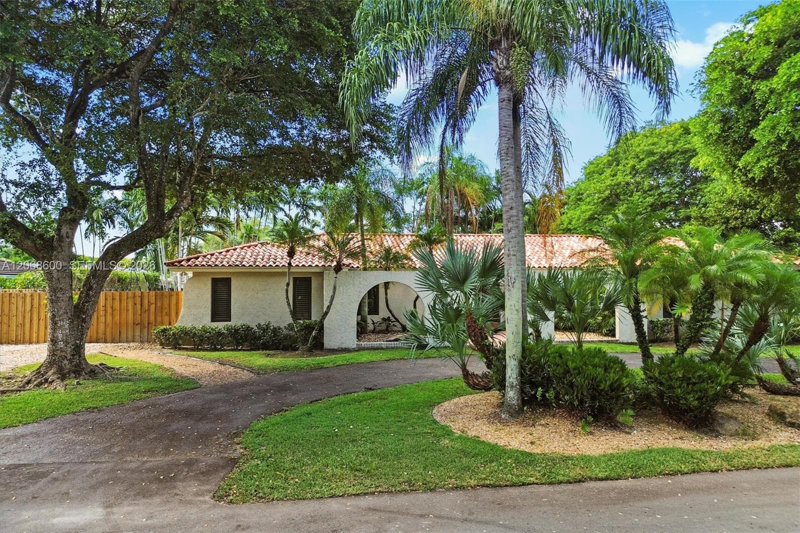 7190 SW 100th St, Pinecrest FL 33156 - Pinecrest, FL - Photo 1