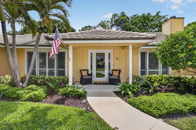 26 Cambria Road W, Palm Beach Gardens FL 33418 - Palm Beach Gardens, FL - Photo 2