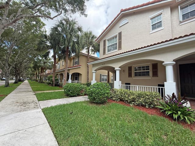 4533 Highgate Drive # B, Delray Beach FL 33445 - Delray Beach, FL - Photo 2