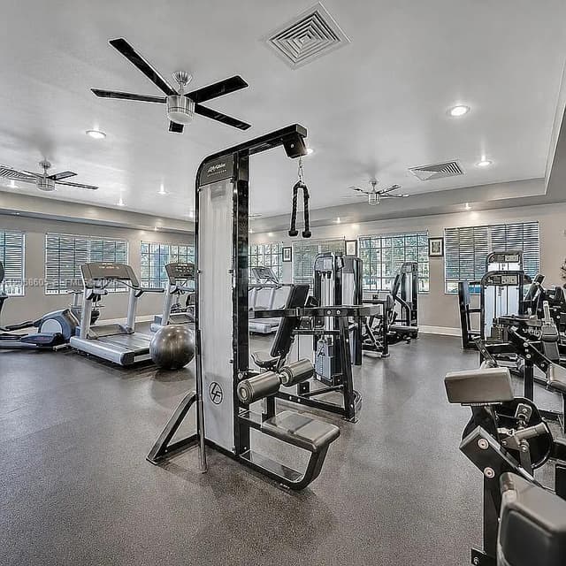4638 SW 134th Ave, Miramar FL 33027 - Miramar, FL - Photo 7