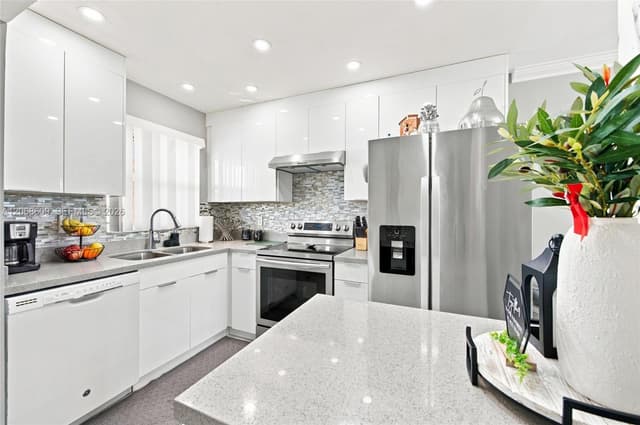 2741 N Pine Island Rd # 302, Sunrise FL 33322 - Sunrise, FL - Photo 6