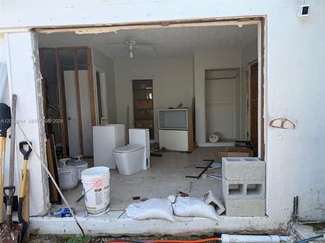 19931 Gulfstream Rd, Cutler Bay FL 33157 - Cutler Bay, FL - Photo 7