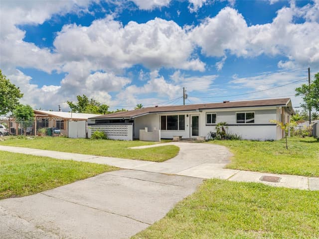 19931 Gulfstream Rd, Cutler Bay FL 33157 - Cutler Bay, FL - Photo 3