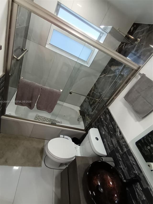 2242 Polk St, Hollywood FL 33020 - Hollywood, FL - Photo 7