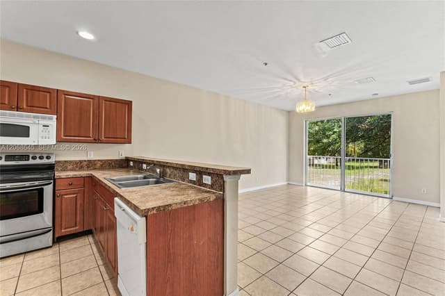 2004 Freeport Ln # 4106, Riviera Beach FL 33404 - Riviera Beach, FL - Photo 5