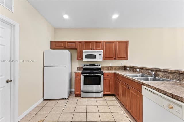 2004 Freeport Ln # 4106, Riviera Beach FL 33404 - Riviera Beach, FL - Photo 4