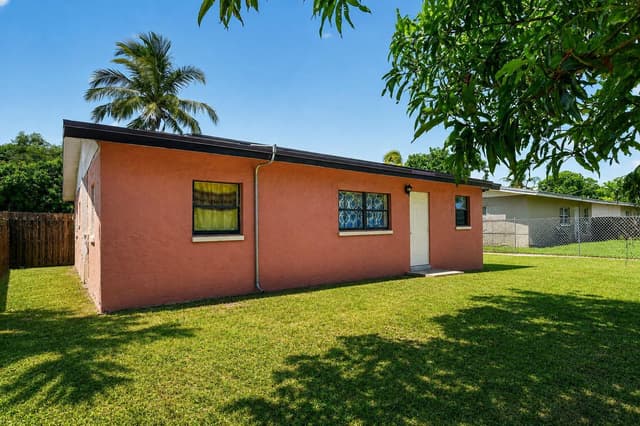 816 SW 3RD Court, Delray Beach FL 33444 - Delray Beach, FL - Photo 6