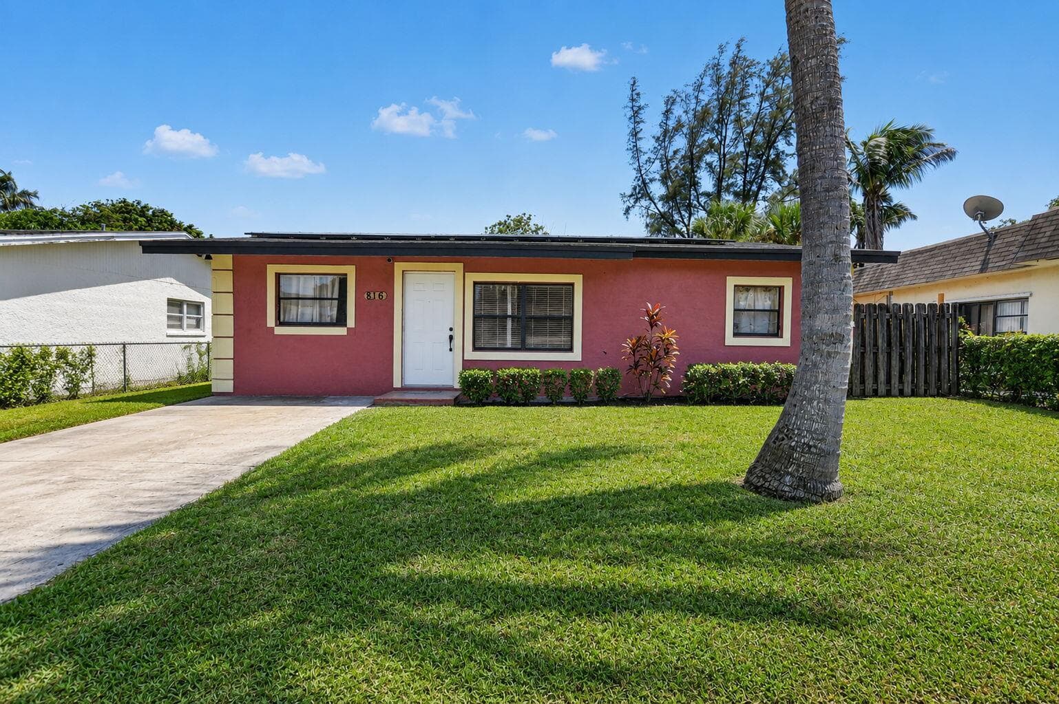 816 SW 3RD Court, Delray Beach FL 33444 - Delray Beach, FL - Photo 1