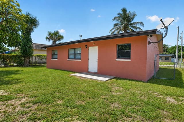 816 SW 3RD Court, Delray Beach FL 33444 - Delray Beach, FL - Photo 5