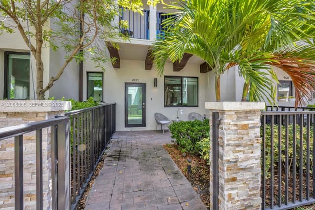 4691 NW 83rd Pkwy, Doral FL 33166 - Doral, FL - Photo 2