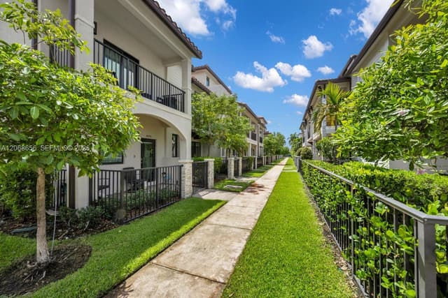4691 NW 83rd Pkwy, Doral FL 33166 - Doral, FL - Photo 4