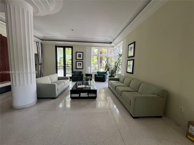 2421 Lake Pancoast Dr # 4D, Miami Beach FL 33140 - Miami Beach, FL - Photo 2