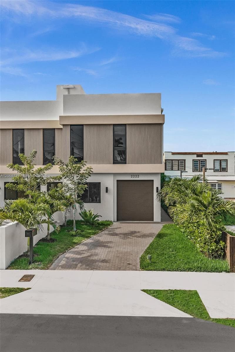 2222 SW 14th St, Miami FL 33145