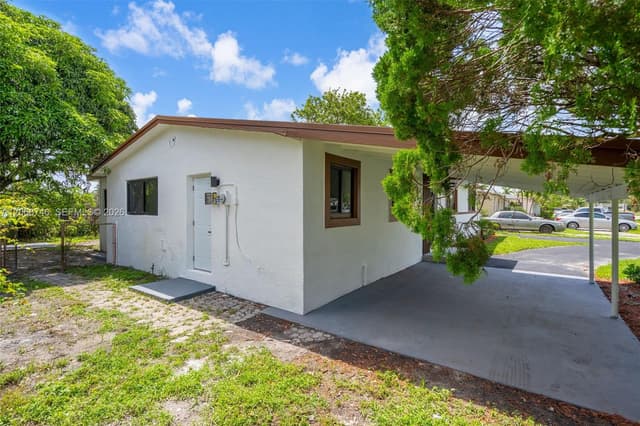18425 NW 23rd Ave, Miami Gardens FL 33056 - Miami Gardens, FL - Photo 3