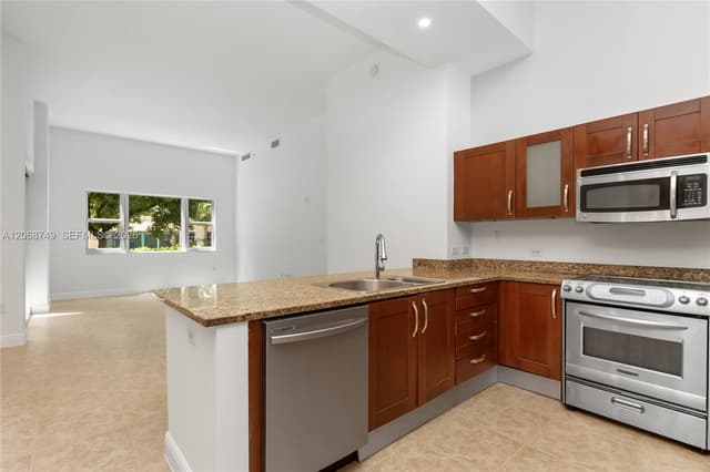 19900 E Country Club Dr # 104, Aventura FL 33180 - Aventura, FL - Photo 2