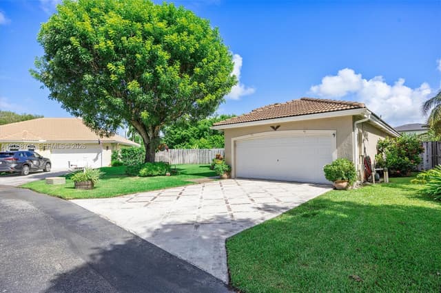 2835 SE 4th Pl, Homestead FL 33033 - Homestead, FL - Photo 2