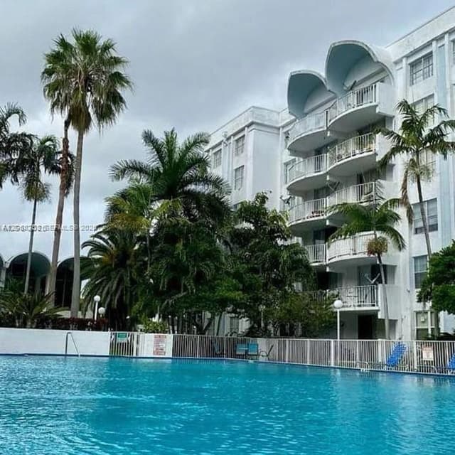 492 NW 165th St Rd # 415, Miami FL 33169 - Miami, FL - Photo 2