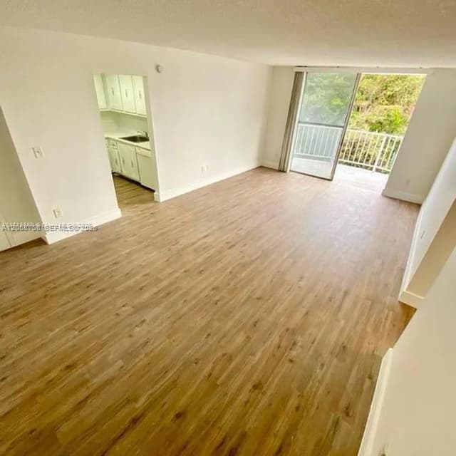 492 NW 165th St Rd # 415, Miami FL 33169 - Miami, FL - Photo 3