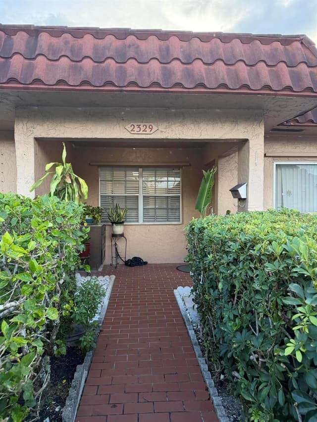 2329 SW 81st Terrace, North Lauderdale FL 33068 - North Lauderdale, FL - Photo 2