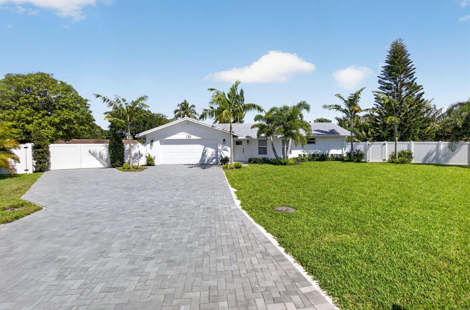 135 SE 28th Court, Boynton Beach FL 33435 - Boynton Beach, FL - Photo 1