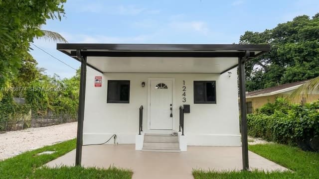 1243 NW 29th Ter, Miami FL 33142 - Miami, FL - Photo 2