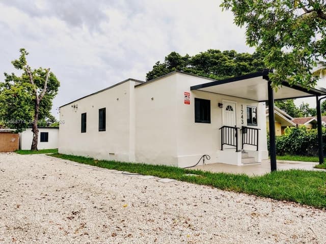 1243 NW 29th Ter, Miami FL 33142 - Miami, FL - Photo 4