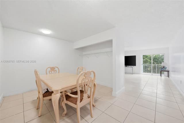 9375 Fontainebleau Blvd # L301, Miami FL 33172 - Miami, FL - Photo 6