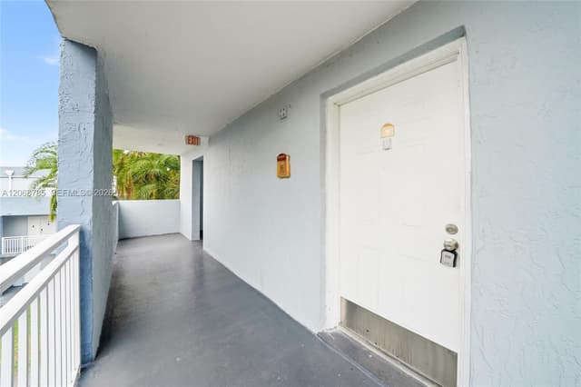 9375 Fontainebleau Blvd # L301, Miami FL 33172 - Miami, FL - Photo 3