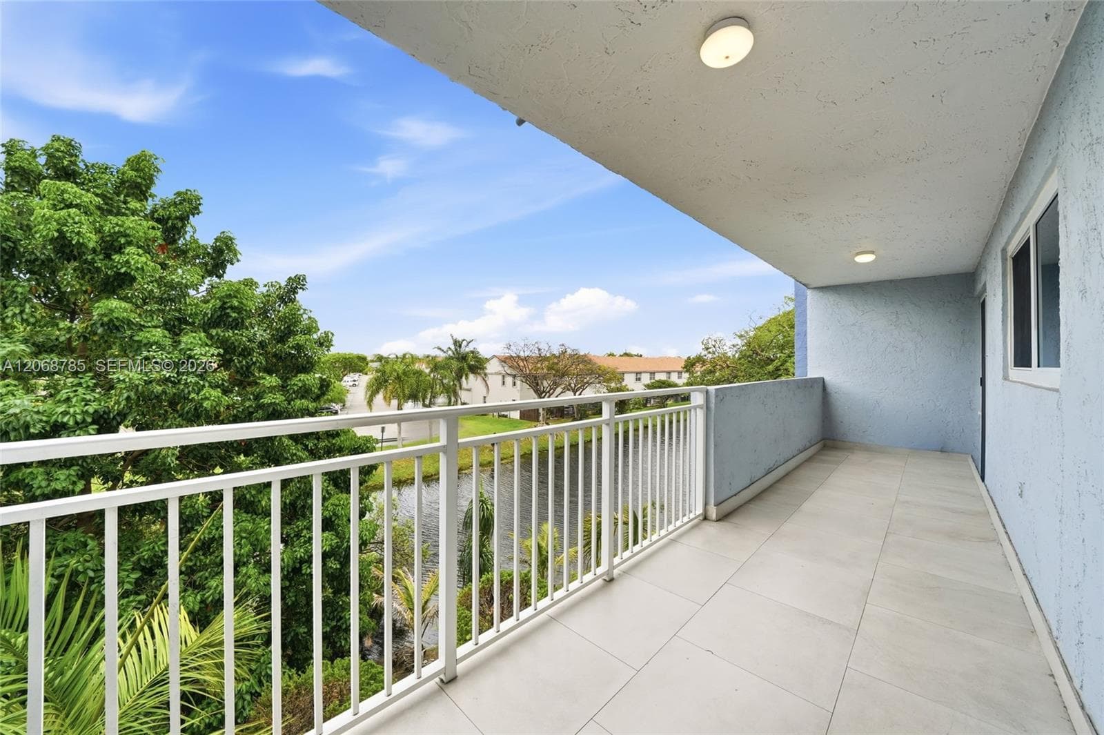 9375 Fontainebleau Blvd # L301, Miami FL 33172 - Miami, FL - Photo 1