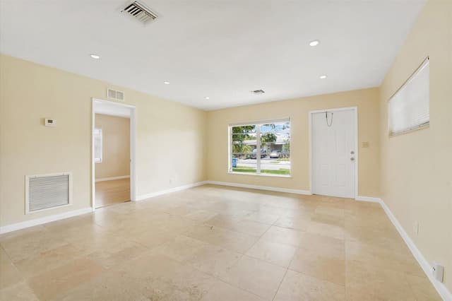 5432 NE 4th Terrace, Oakland Park FL 33334 - Oakland Park, FL - Photo 4