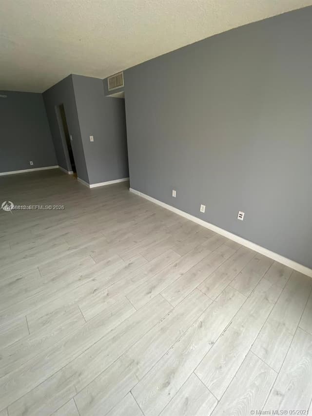 5241 Geneva Way # 203, Doral FL 33166 - Doral, FL - Photo 6