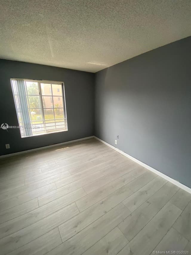 5241 Geneva Way # 203, Doral FL 33166 - Doral, FL - Photo 4