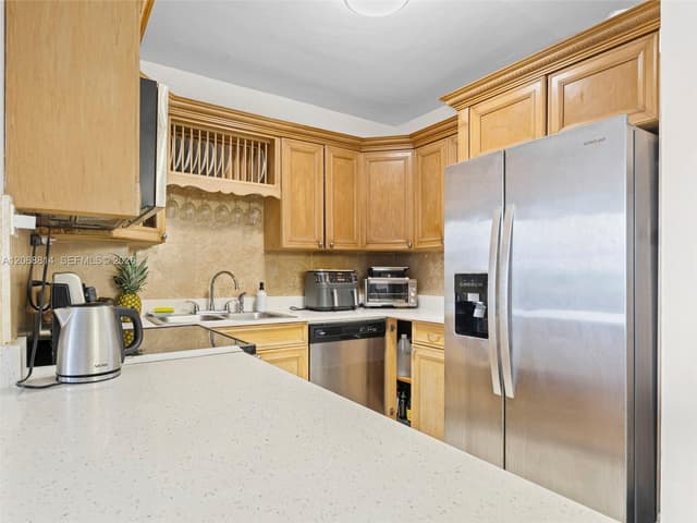 7441 Wayne Ave # 3H, Miami Beach FL 33141 - Miami Beach, FL - Photo 5