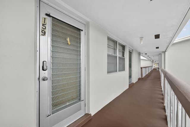 159 EASTHAMPTON G, West Palm Beach FL 33417 - West Palm Beach, FL - Photo 2