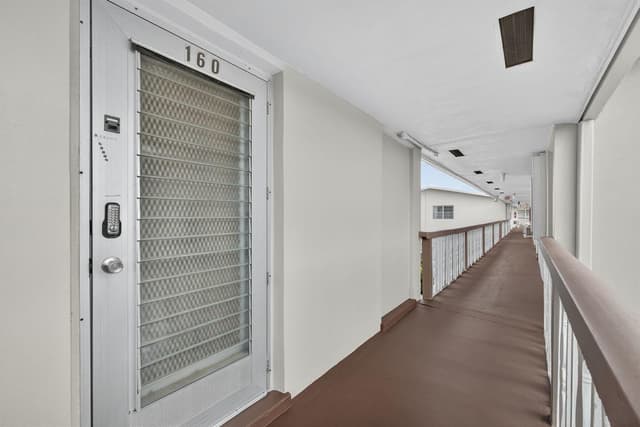 160 EASTHAMPTON G, West Palm Beach FL 33417 - West Palm Beach, FL - Photo 2