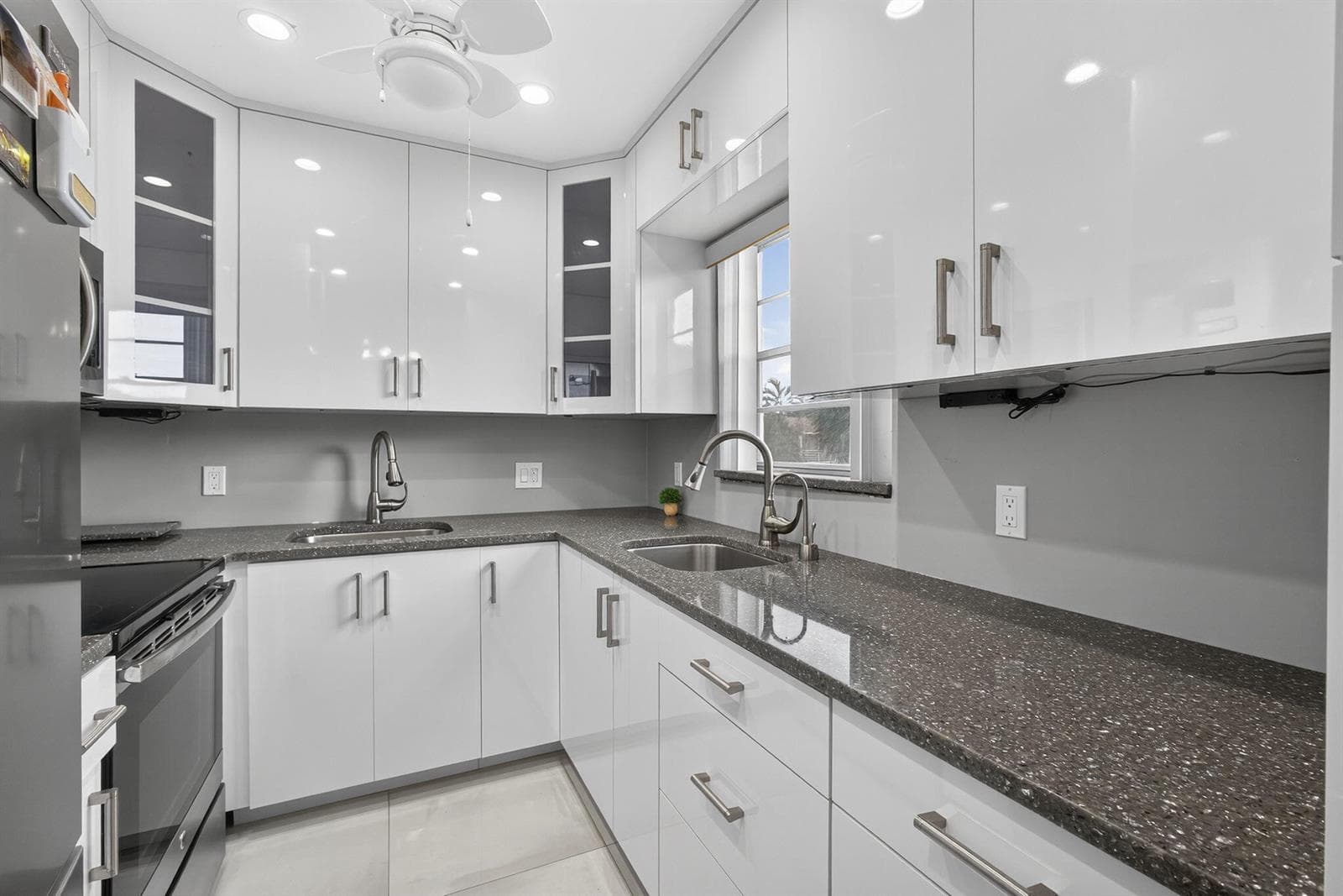 160 EASTHAMPTON G, West Palm Beach FL 33417 - West Palm Beach, FL - Photo 1