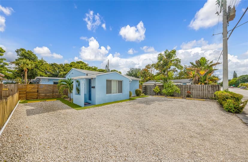 817 SW 12th St, Fort Lauderdale FL 33315