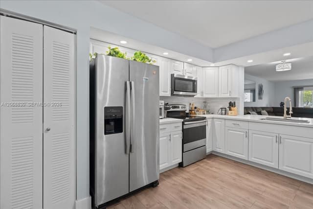 12500 SW 5th Ct # 208M, Pembroke Pines FL 33027 - Pembroke Pines, FL - Photo 4