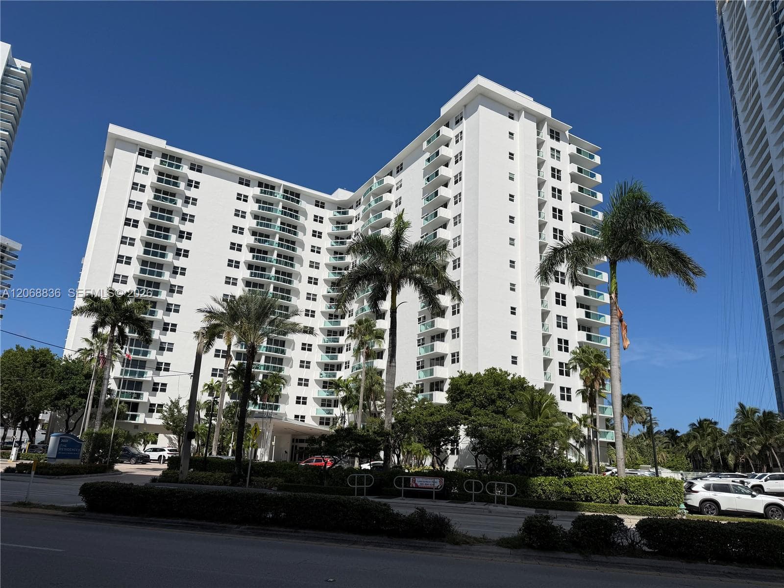 3001 S Ocean Dr # 421, Hollywood FL 33019 - Hollywood, FL - Photo 1