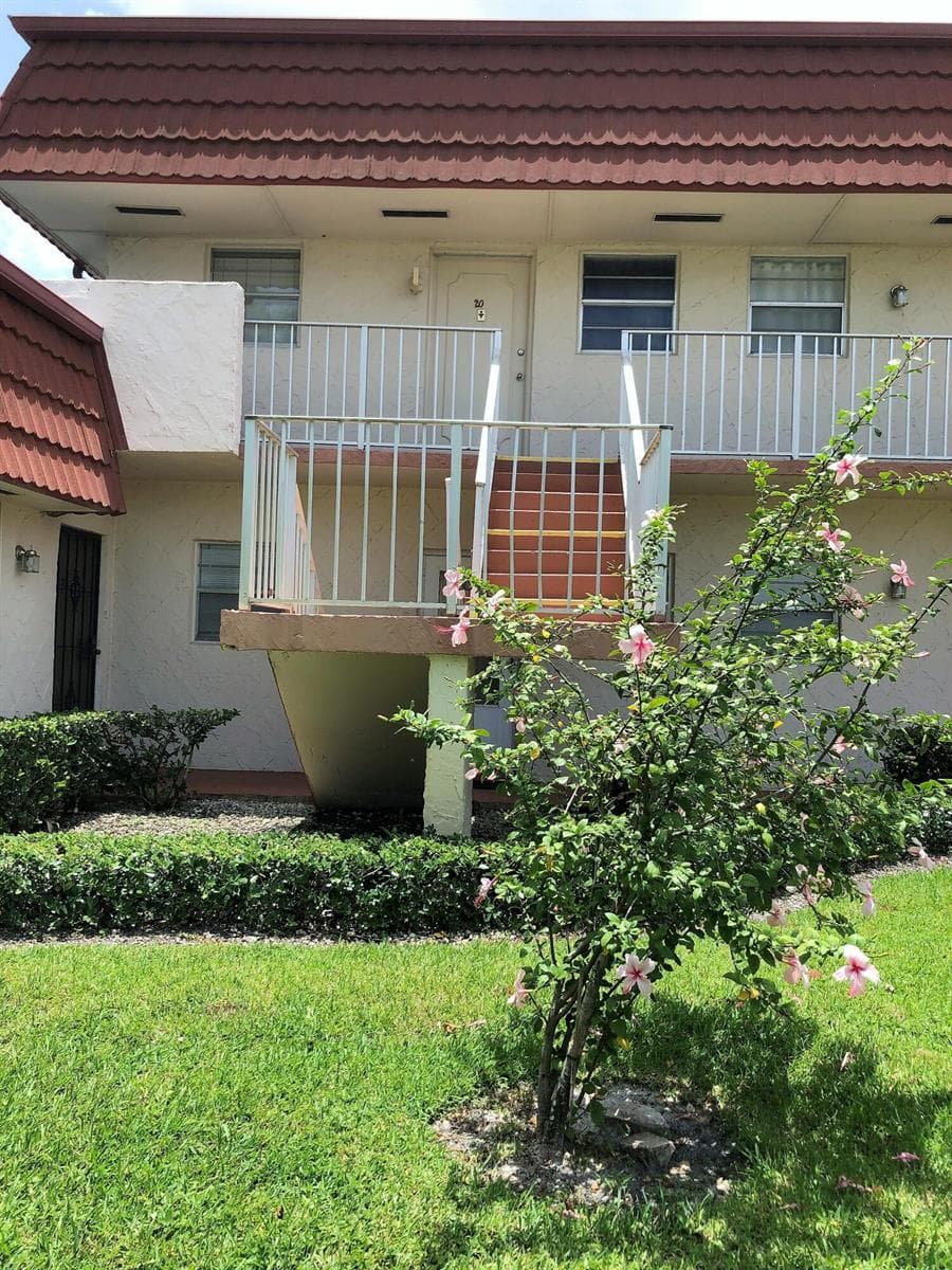 12011 Poinciana Boulevard S # 202, Royal Palm Beach FL 33411 - Royal Palm Beach, FL - Photo 1