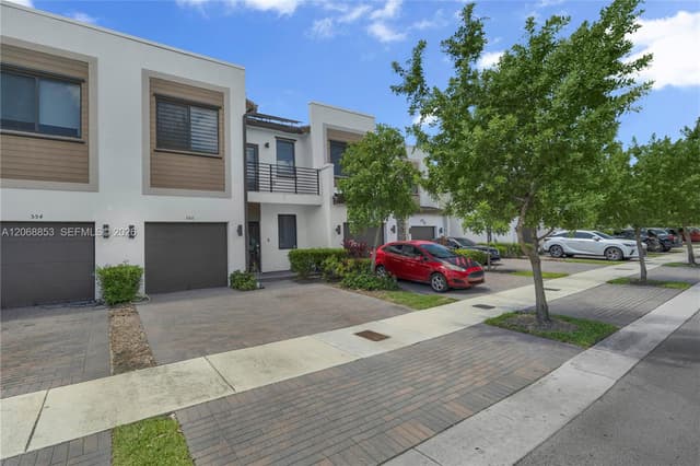 550 NE 207th St, Miami FL 33179 - Miami, FL - Photo 2