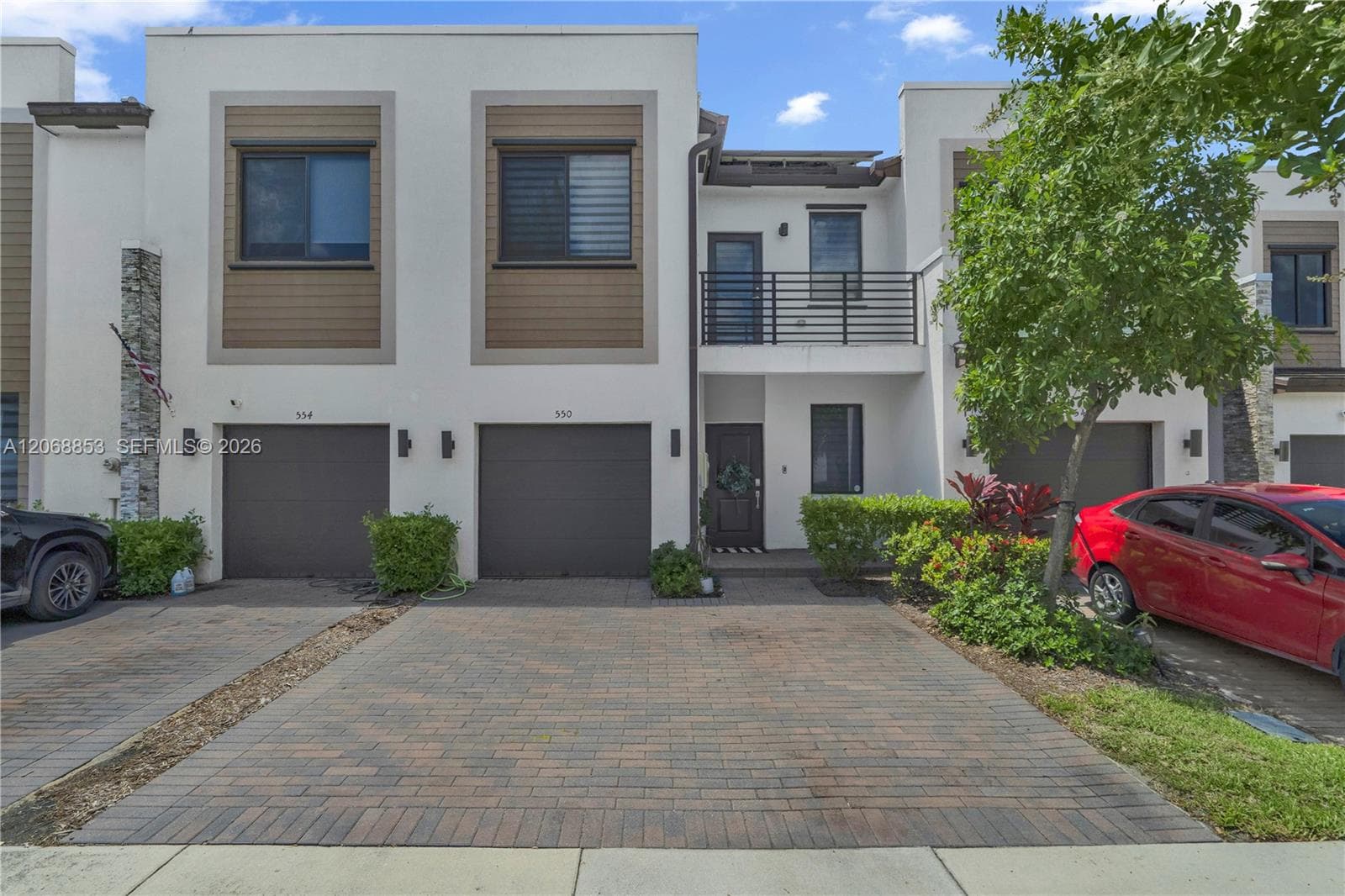550 NE 207th St, Miami FL 33179 - Miami, FL - Photo 1